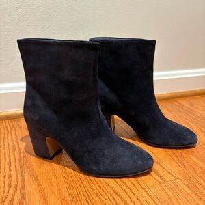 New Vince Women's Dryden Suede Ankle Boot Booties Navy Sz 6.5